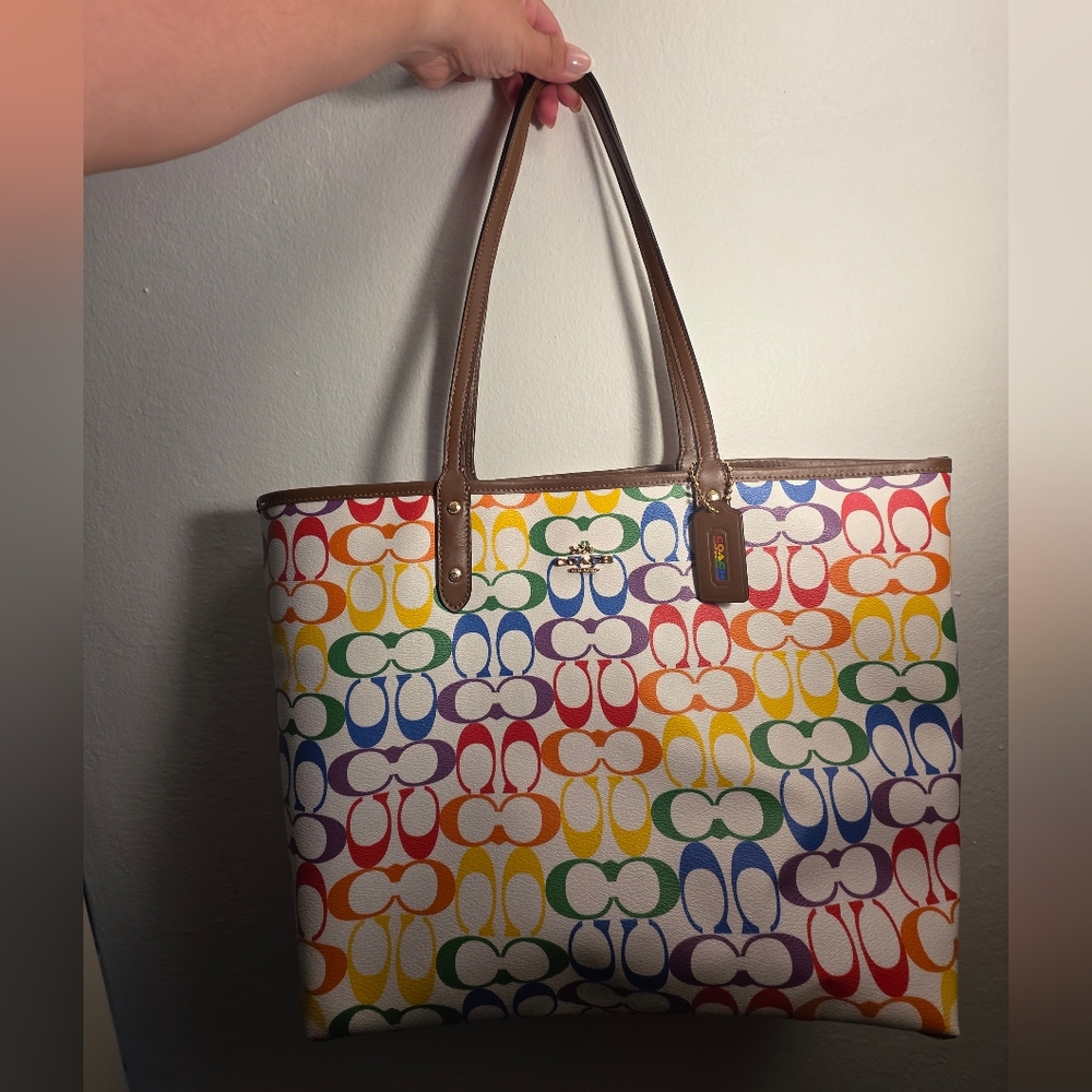COACH RAINBOW SIGNATURE TOTE - REVERSIBLE